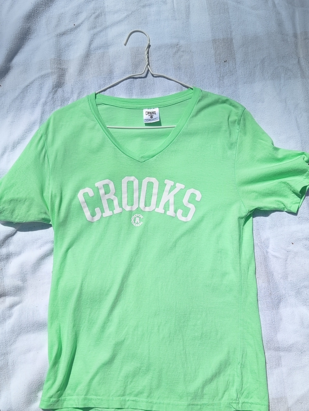 Crooks & Castles Neon Green V-Neck Logo Tee S